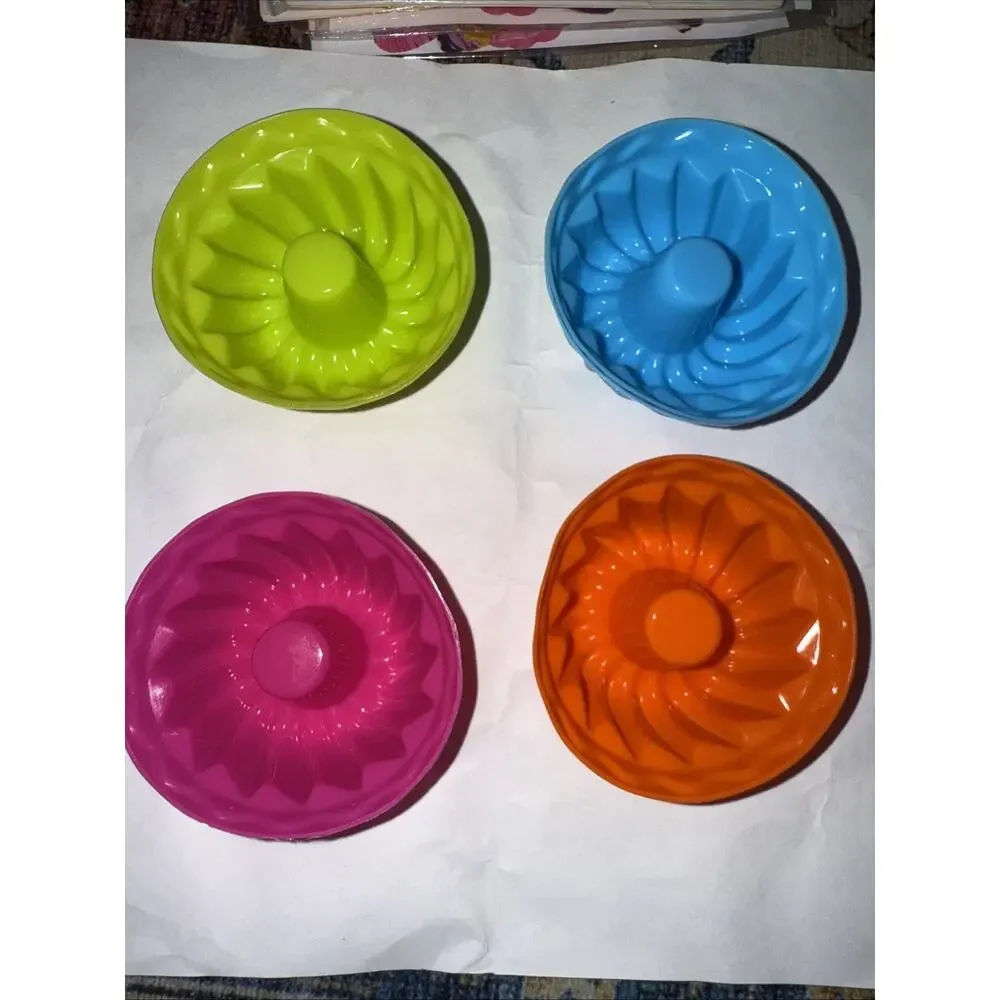 6 Piece Mini Bundt Cake Silicone Molds Baking Individual Non-Stick 2 1/2 Inches